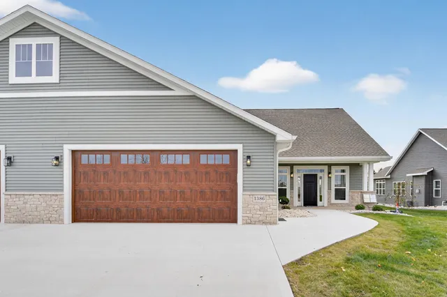 $549,900 | 1386 Lighthouse Village Road, Fond du Lac, WI 54937