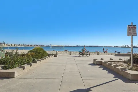 $1,178,900 | 1235 Parker Place, Unit 2B, San Diego, CA 92109