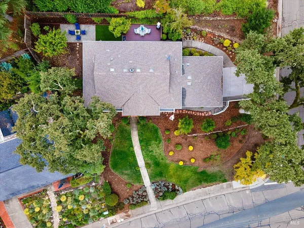 $915,000 | 6850 Oakmont Drive, Santa Rosa, CA 95409