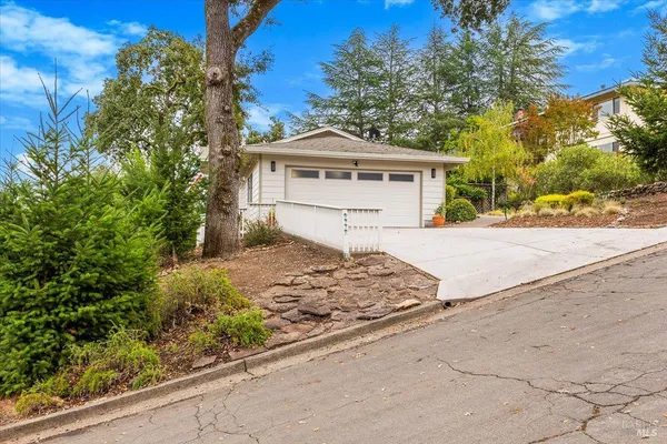 $915,000 | 6850 Oakmont Drive, Santa Rosa, CA 95409