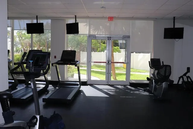 $3,750 | 3001 South Ocean Drive, Unit 1011, Hollywood, FL 33019