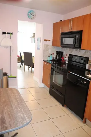 $3,750 | 3001 South Ocean Drive, Unit 1011, Hollywood, FL 33019