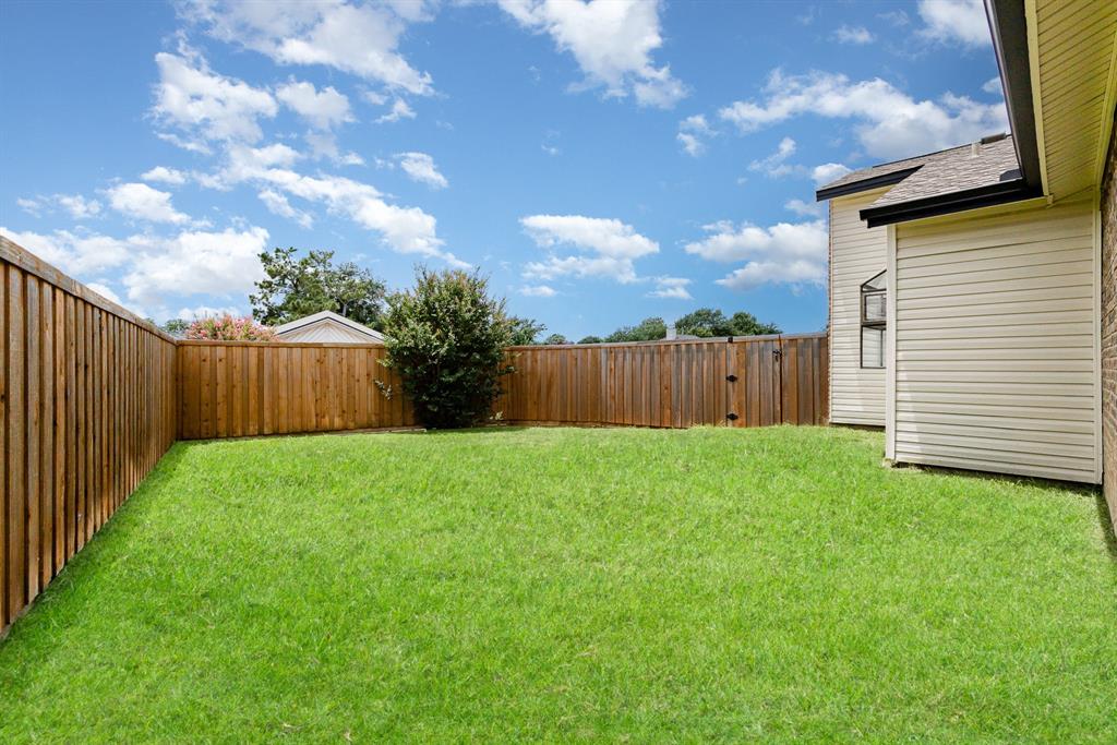 3104 Cross Bend Road Plano, TX 75023 - Photo 25 of 28 a view of a backyard