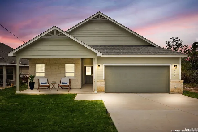 $339,900 | 952 Rimrock Cove, Spring Branch, TX 78070