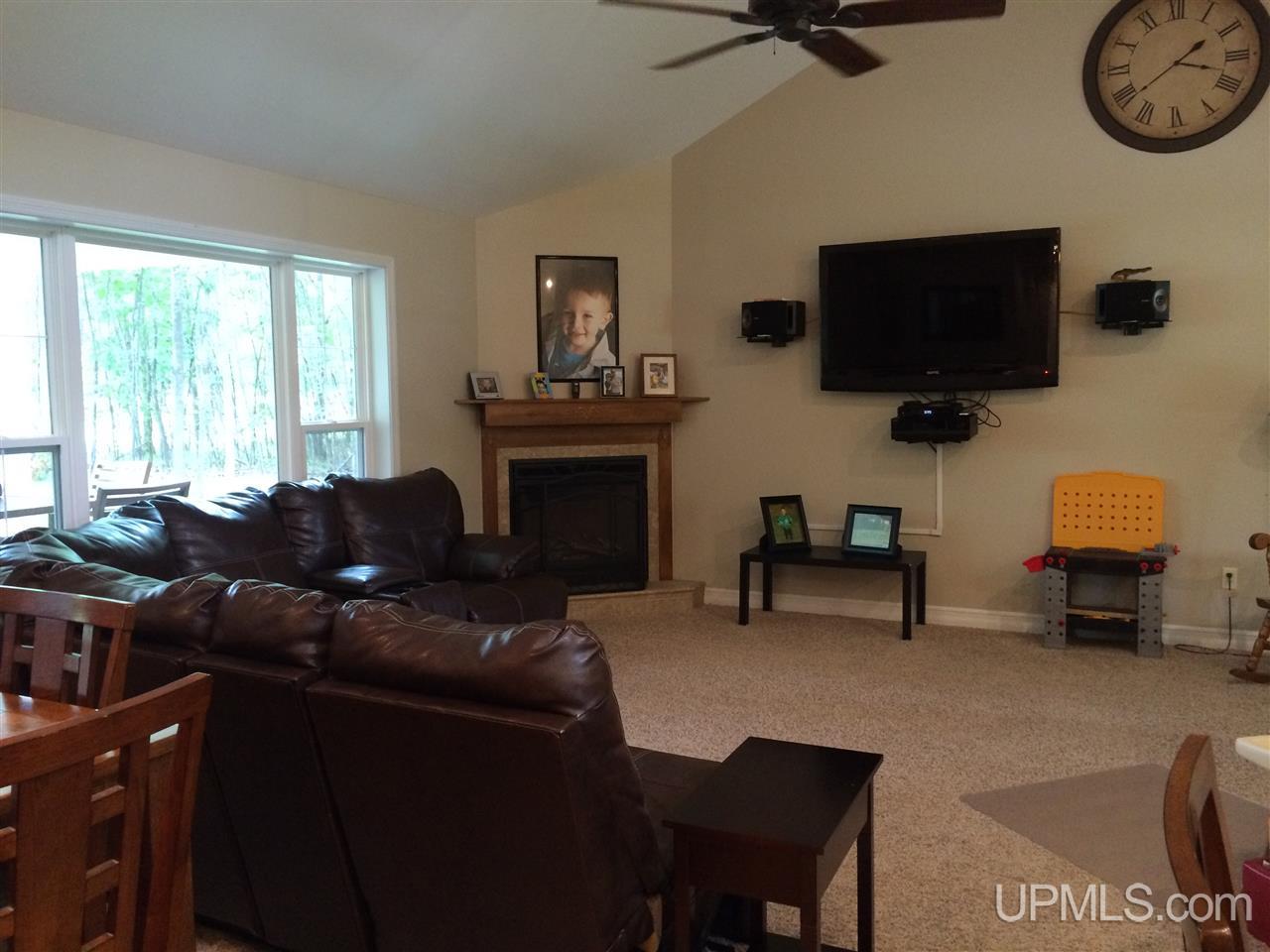 56 Tipperary Road Gladstone, MI 49837 - Photo 15 of 35 Gallery Image 15