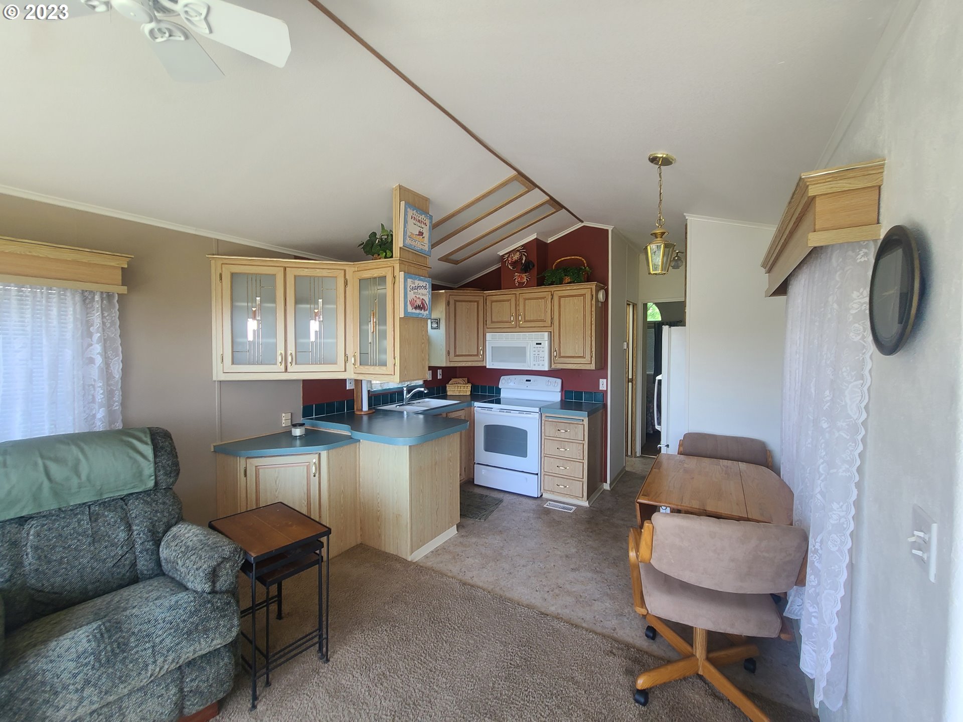 16219 Lower Harbor Road, Unit P11 Brookings, OR 97415 - Photo 8 of 21 Living Room