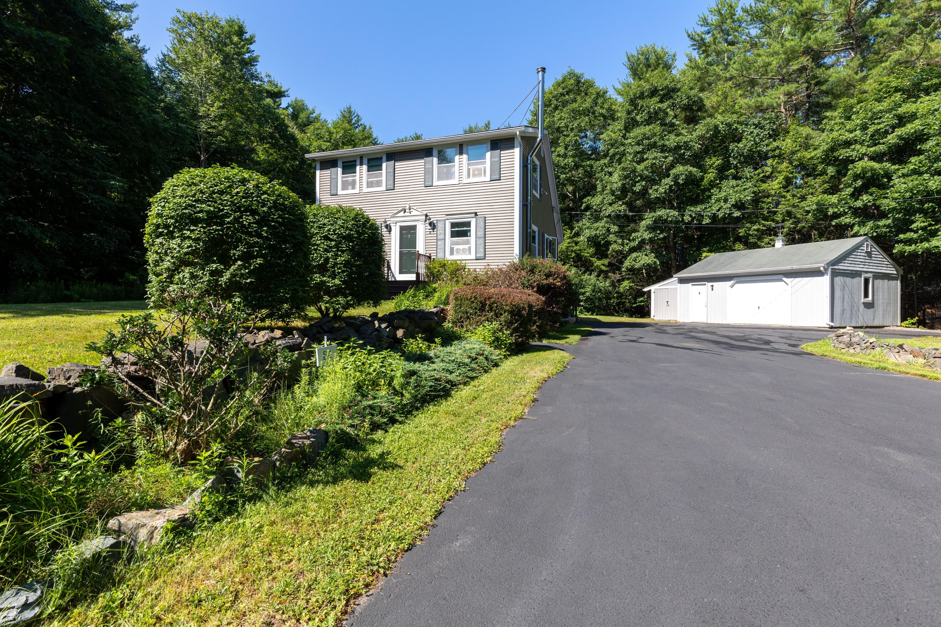 84 Brave Boat Harbor Road Kittery, ME 03905 - Photo 3 of 36 9L9A7302
