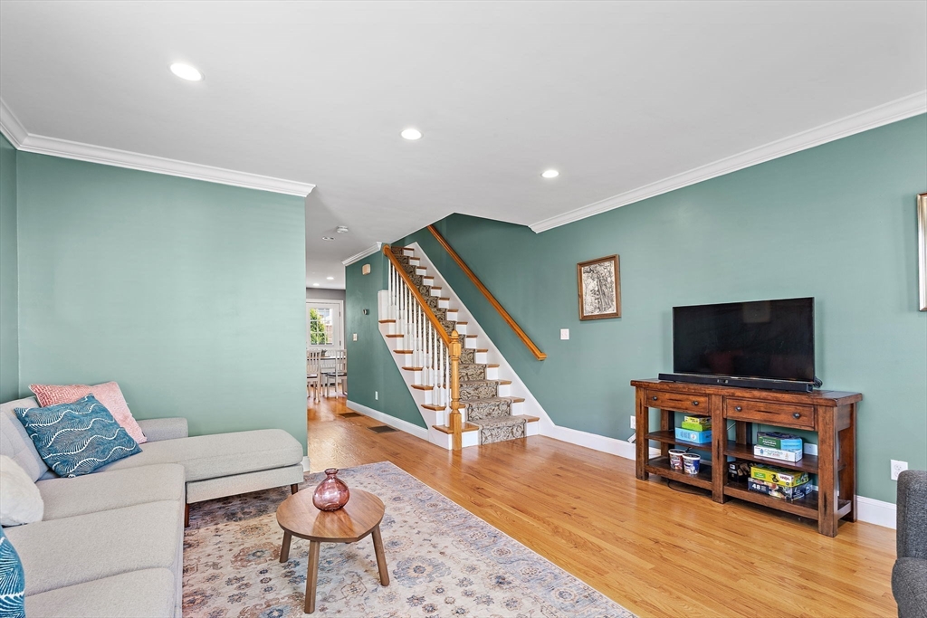 61 Parmenter Road, Unit 1 Waltham, MA 02453 - Photo 10 of 31