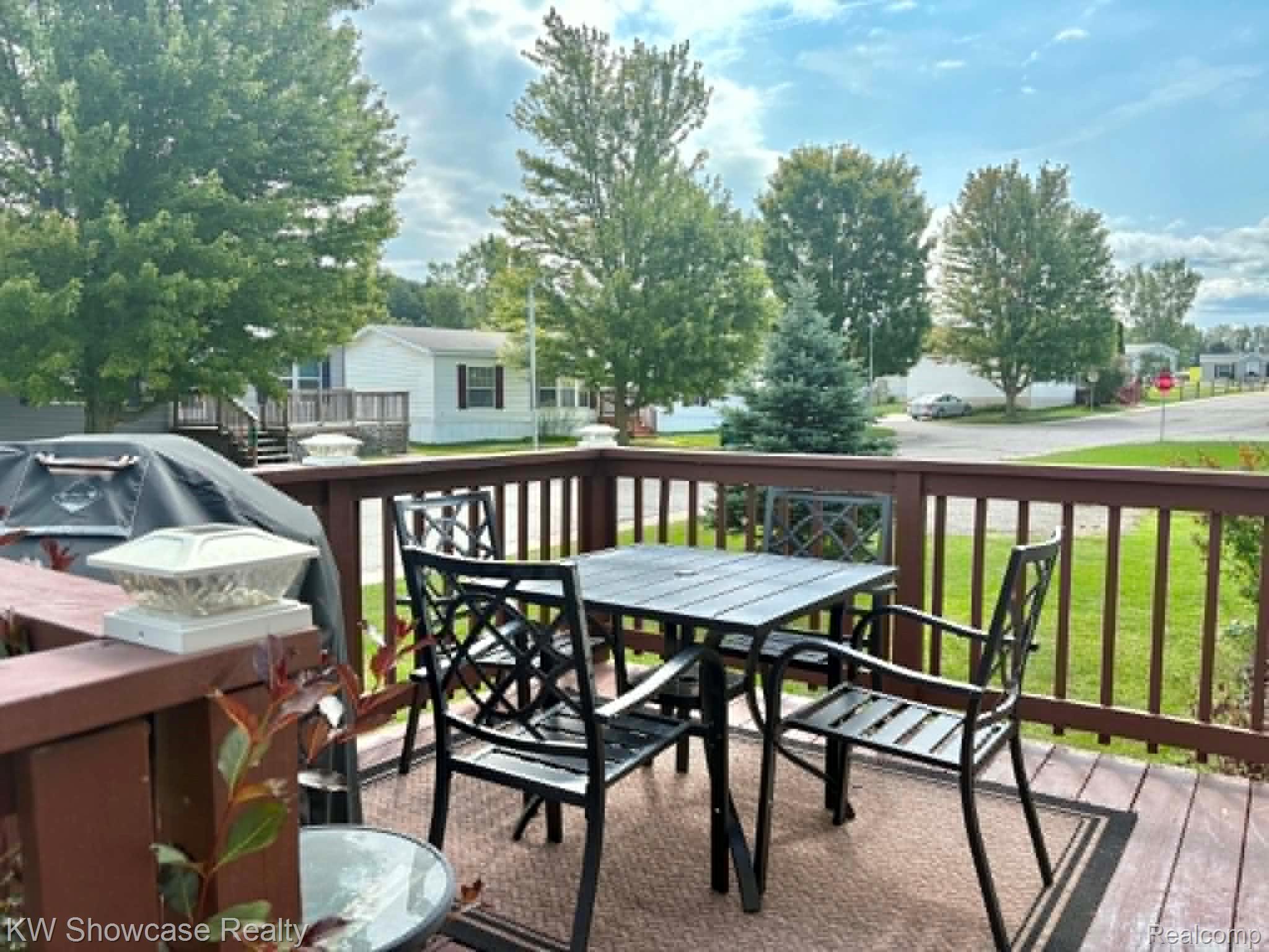 9435 Hunter Rills Road Fenton, MI 48430 - Photo 13 of 13 bb95ea50-56bf-44c3-b599-394c06bfacf5.jpg