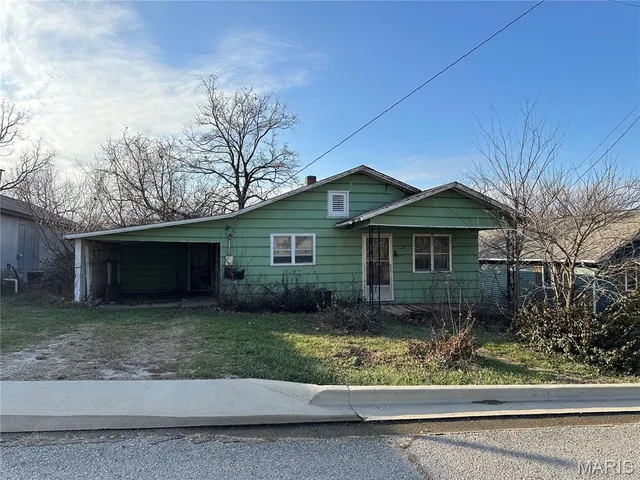$12,500 | 805 North Henderson Street, Salem, MO 65560