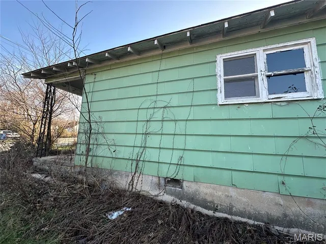 $12,500 | 805 North Henderson Street, Salem, MO 65560