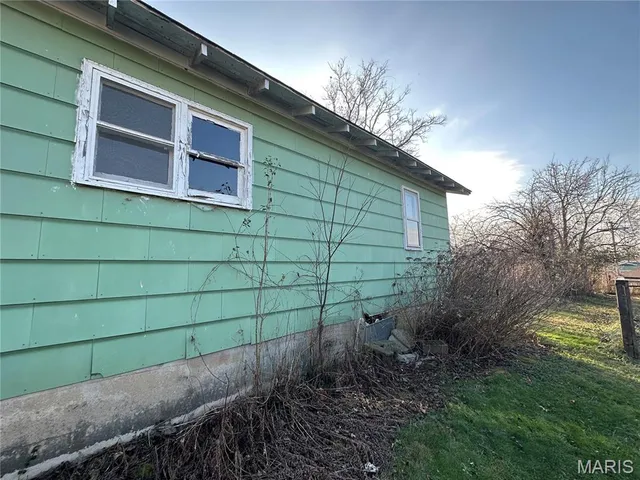 $12,500 | 805 North Henderson Street, Salem, MO 65560