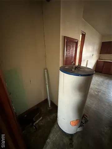 $12,500 | 805 North Henderson Street, Salem, MO 65560