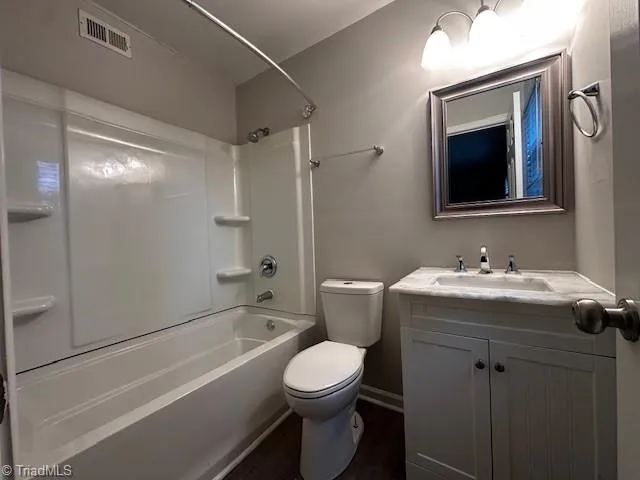 $850 | 1620 North English Street, Unit E, Greensboro, NC 27405