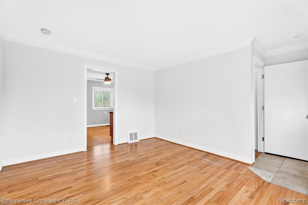 26605 Rialto Street Madison Heights, MI 48071 - Photo 6 of 37