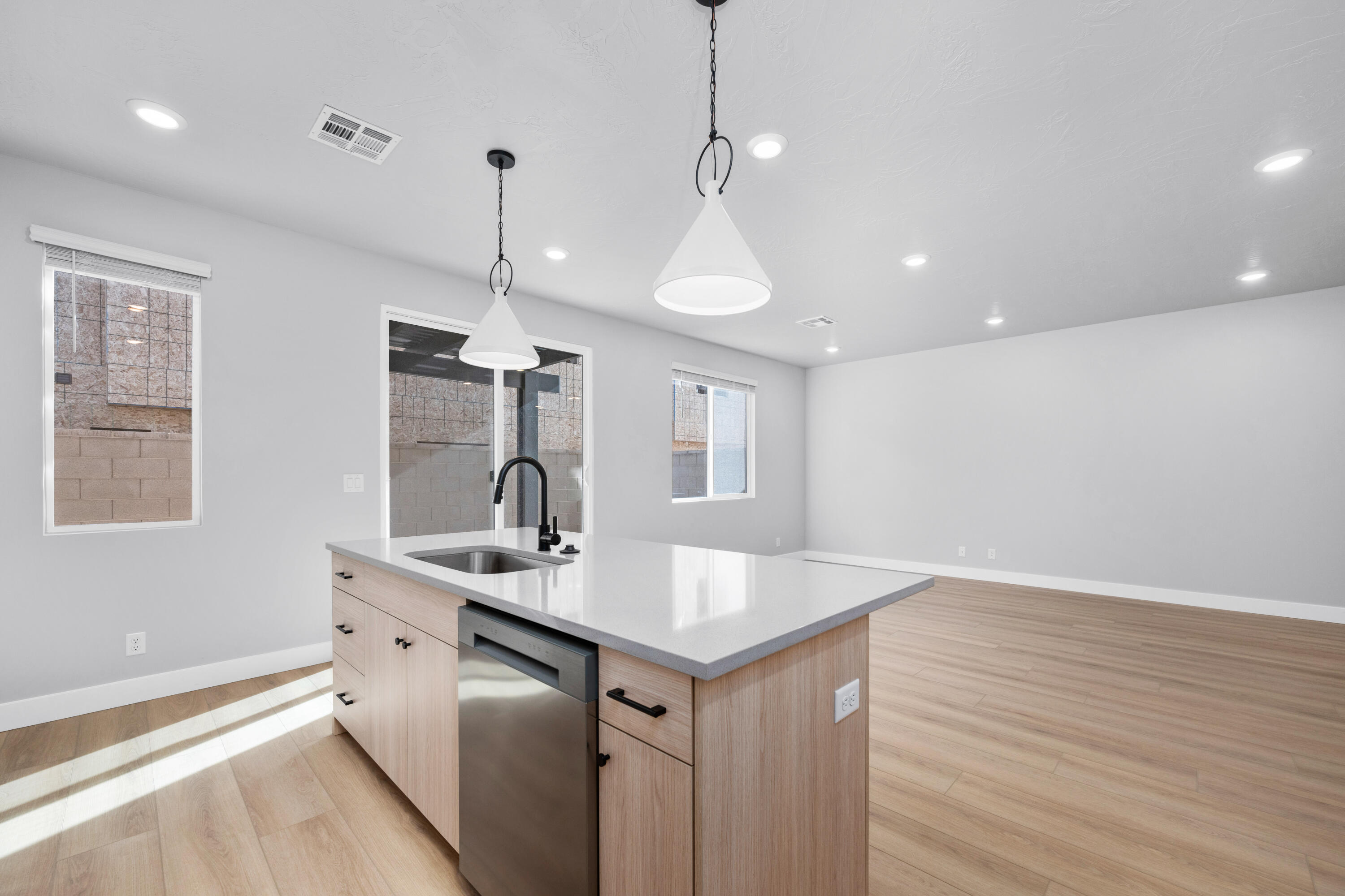 4005 Razor Drive, Unit 116 Washington, UT 84780 - Photo 9 of 25 *Photo of similar unit*