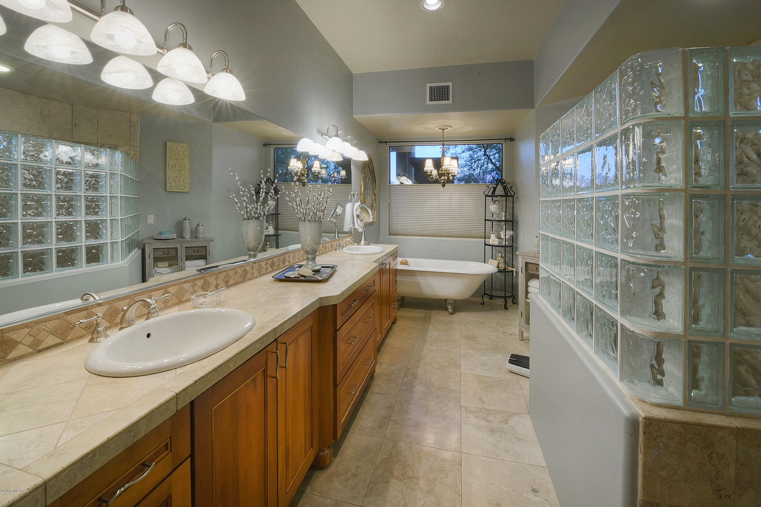 12200 North Reflection Ridge Drive Oro Valley, AZ 85755 - Photo 12 of 35