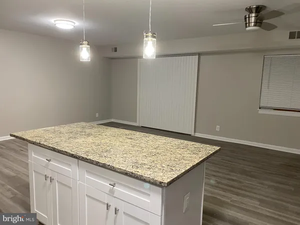 $1,825 | 6220 Edsall Road, Unit 401, Alexandria, VA 22312