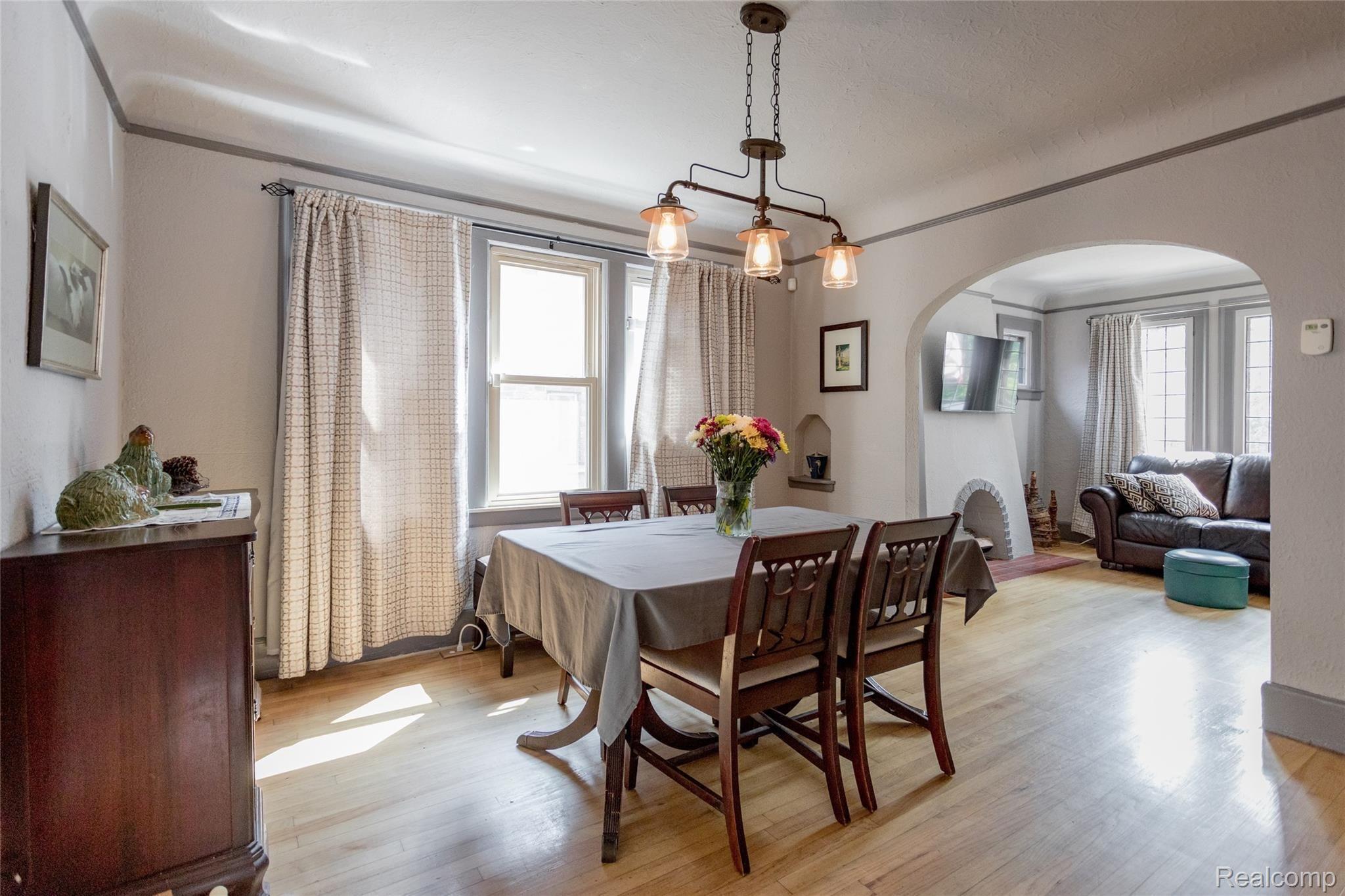 5796 Yorkshire Road Detroit, MI 48224 - Photo 5 of 21 5796Yorkshire-108.jpg