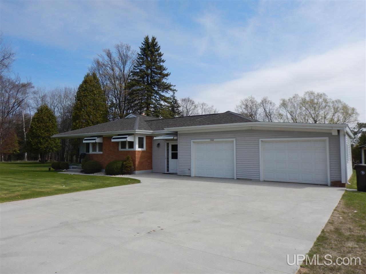 7402 County 426 M.5 Road Gladstone, MI 49837 - Photo 1 of 21 Gallery Image 1