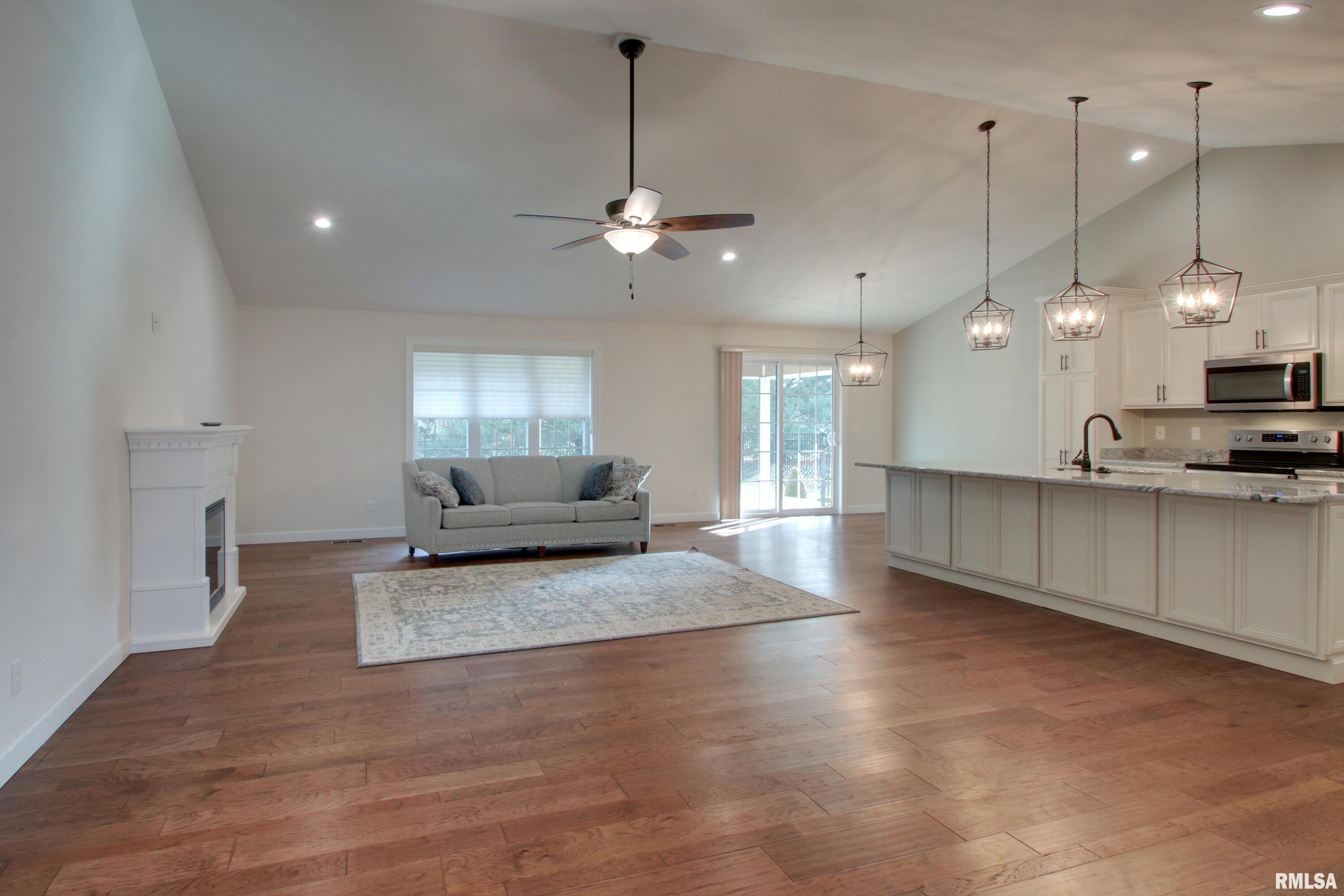 829 South 43rd Street Quincy, IL 62305 - Photo 6 of 24