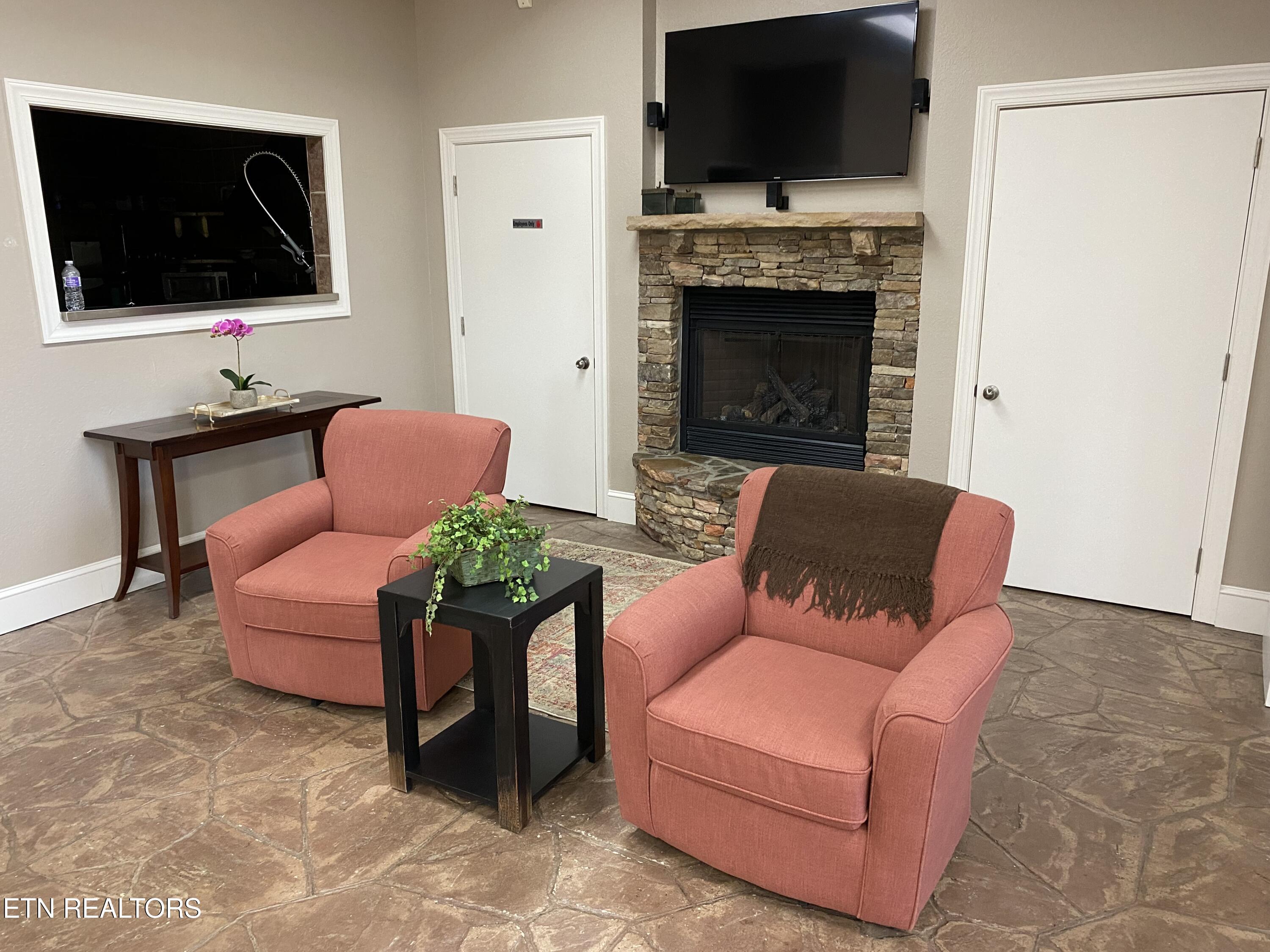 1501 New Hope Road Rockwood, TN 37854 - Photo 13 of 27 8 Clubhouse Visitor Area