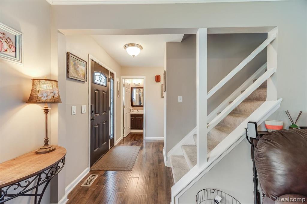 1689 Morningside Lane Rochester Hills, MI 48307 - Photo 8 of 33
