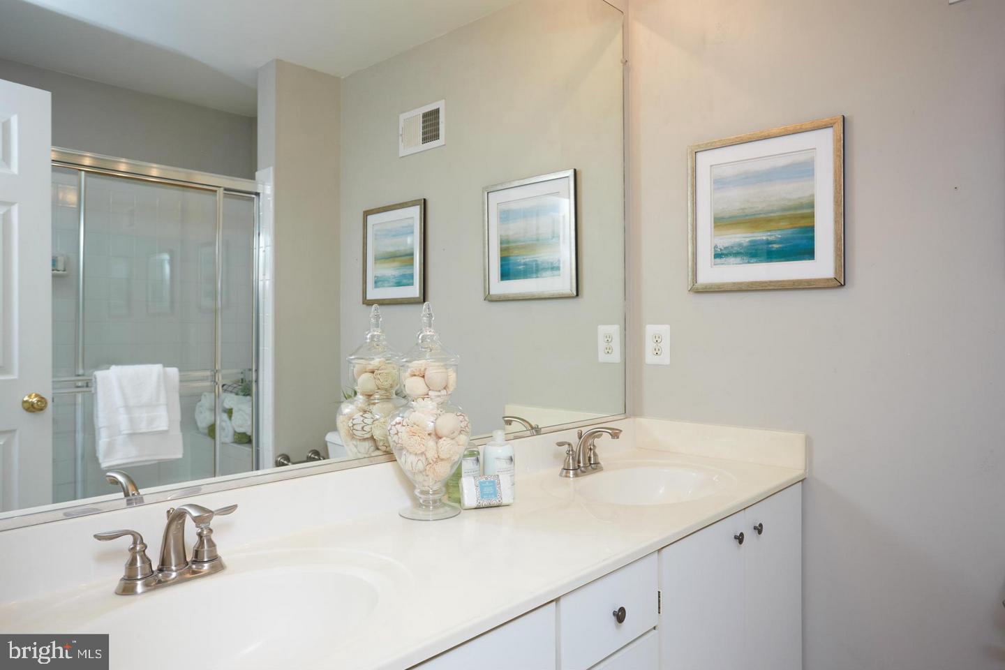 1266 Vintage Place Reston, VA 20194 - Photo 13 of 26