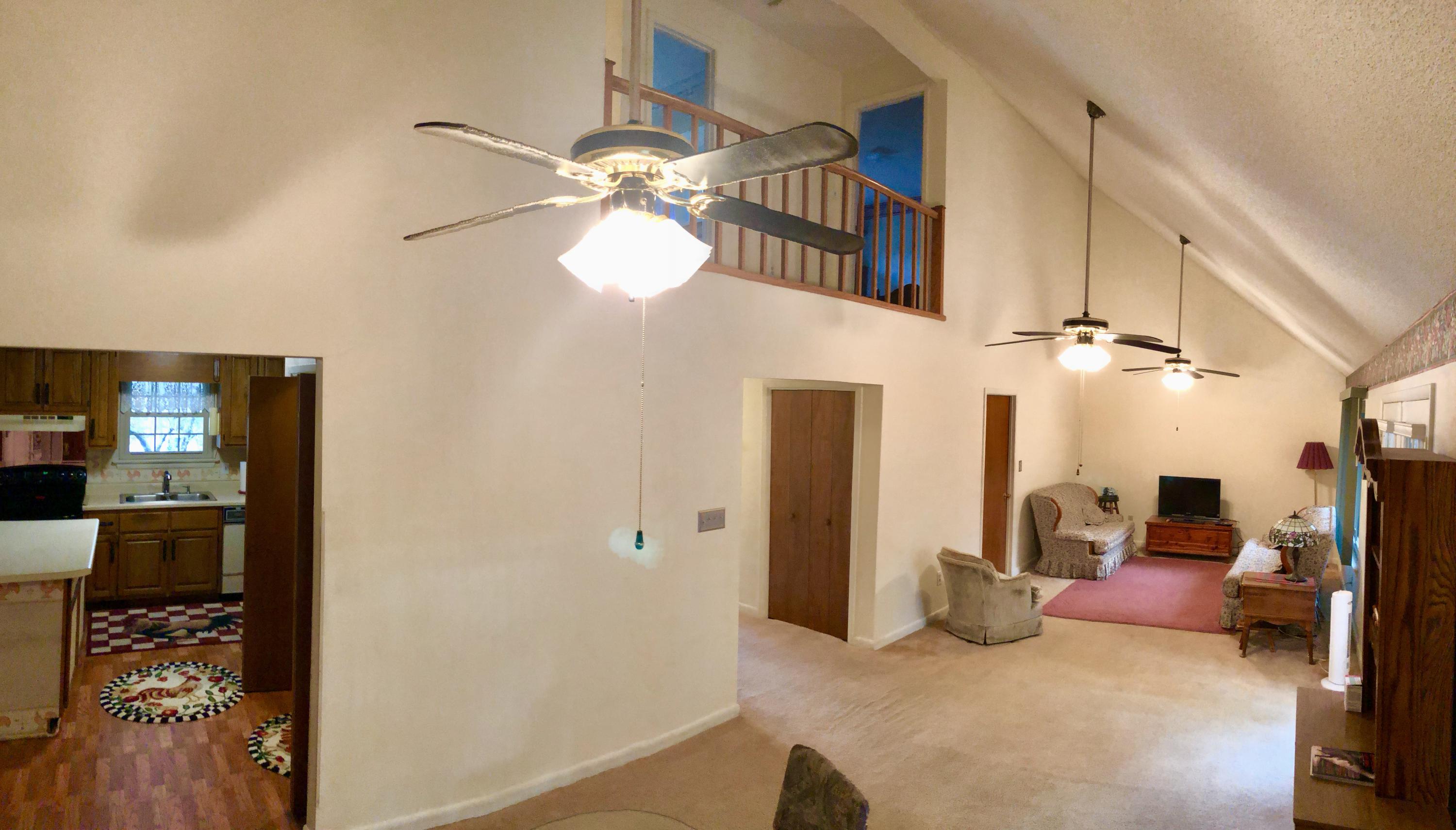 401 Ridgecrest Drive LaFayette, GA 30728 - Photo 8 of 28 Living Room