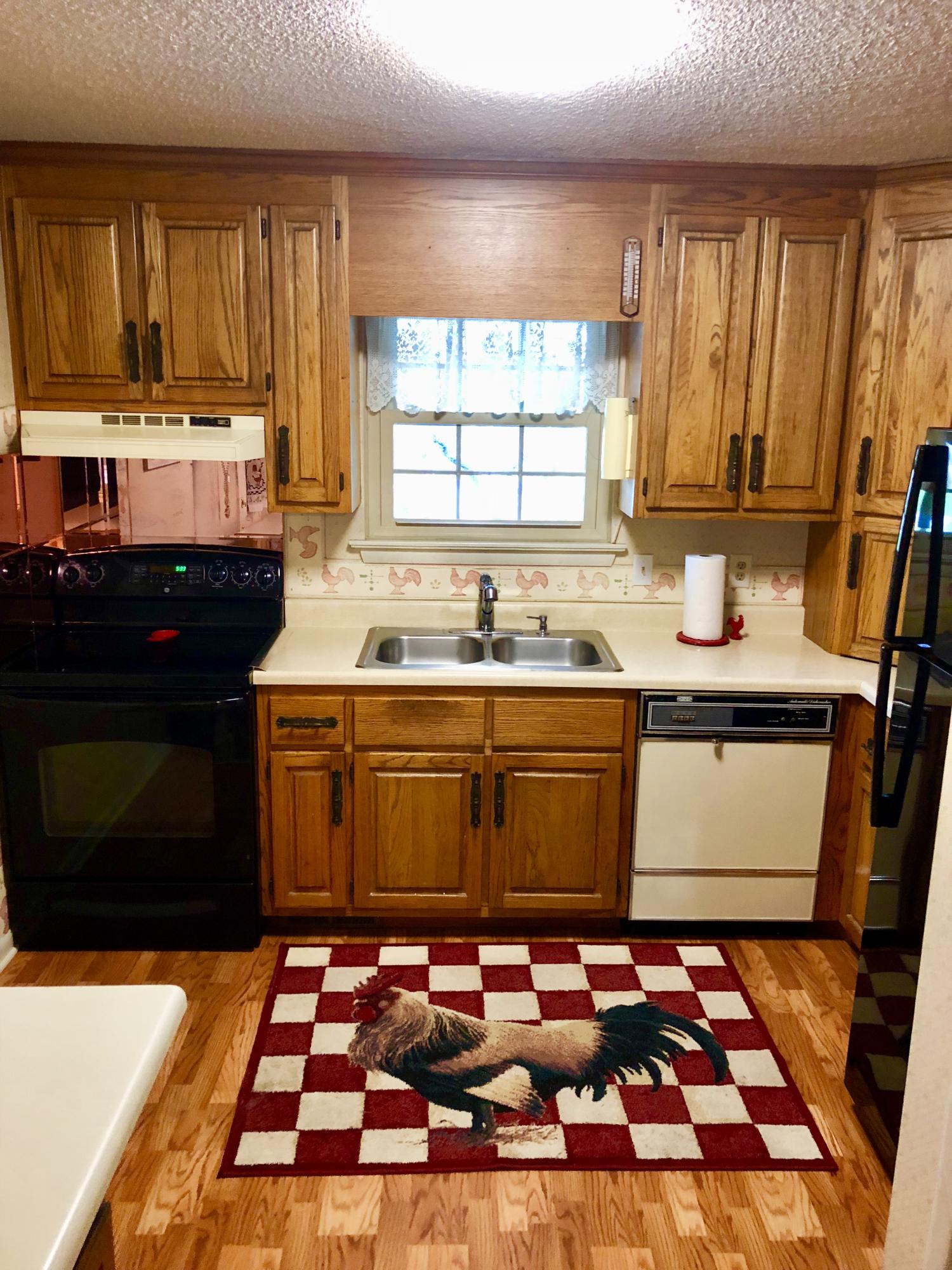 401 Ridgecrest Drive LaFayette, GA 30728 - Photo 10 of 28 Kitchen