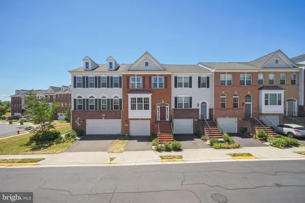 $3,400 | 41685 St Albans Terrace, Aldie, VA 20105