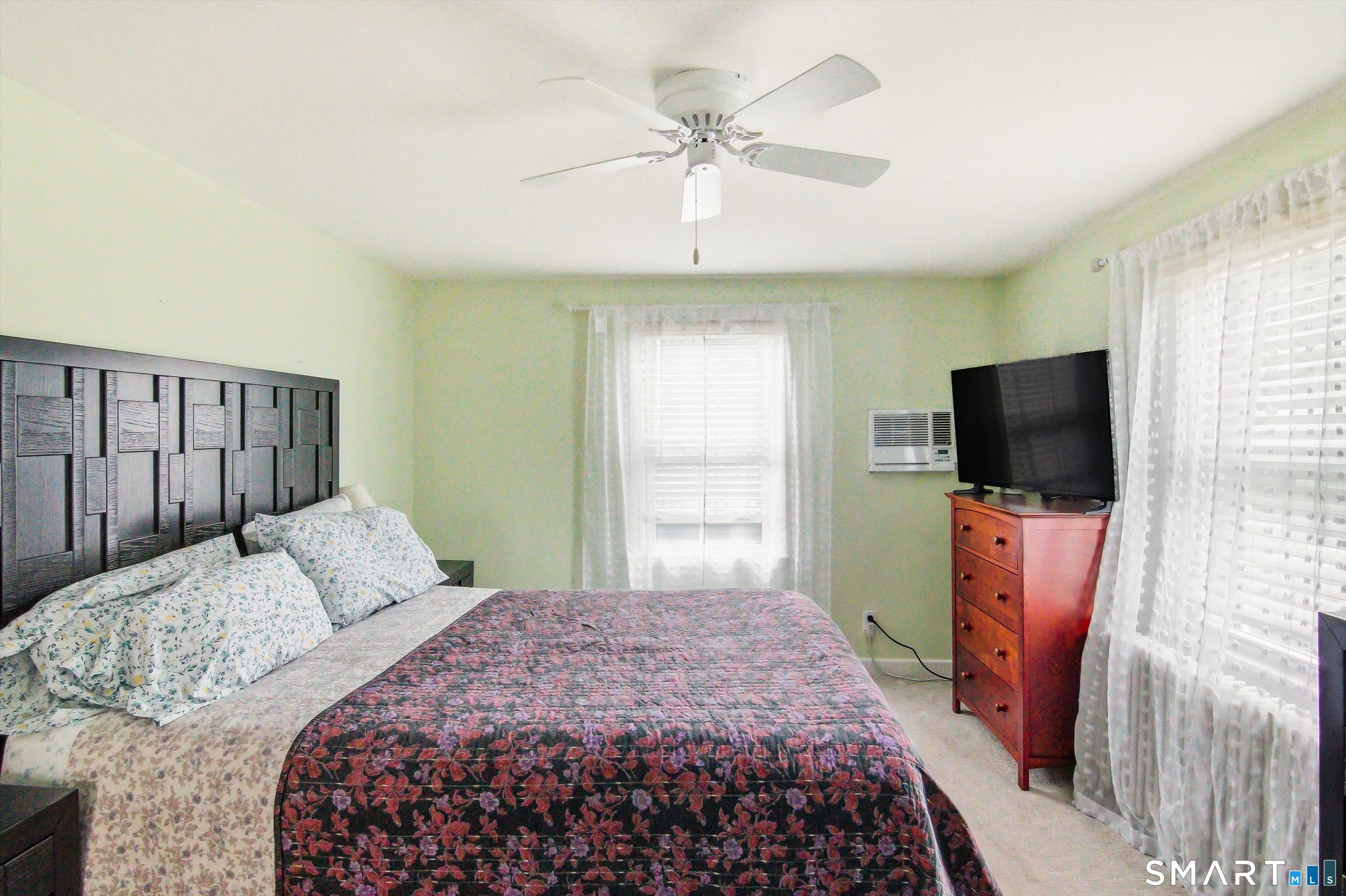 506 Lighthouse Road New Haven, CT 06512 - Photo 27 of 40