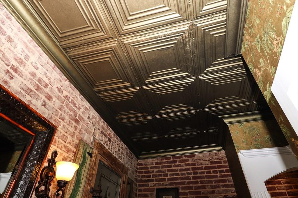 114 North 3rd Avenue Chatsworth, GA 30705 - Photo 27 of 59 a close up of a shower