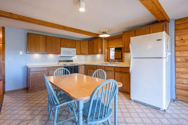 $299,900 | W7980 Glacier Lake Lane, Oxford, WI 53952