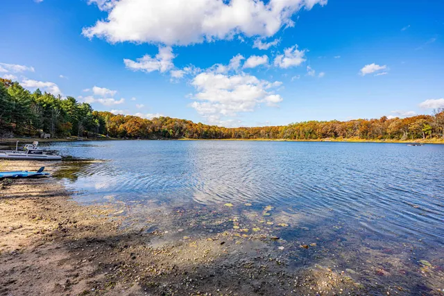 $299,900 | W7980 Glacier Lake Lane, Oxford, WI 53952