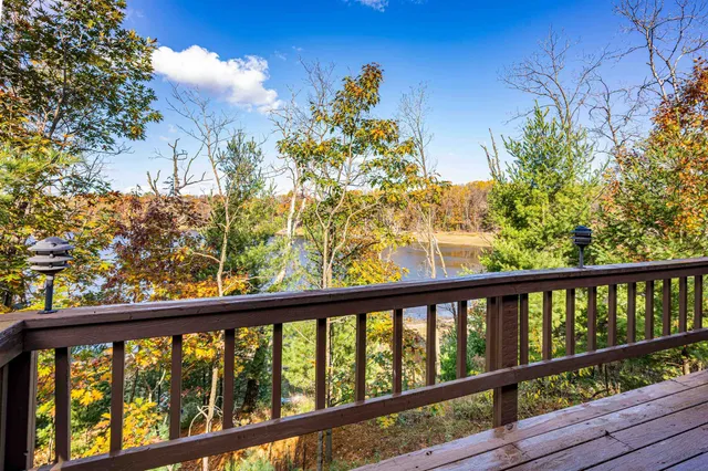 $299,900 | W7980 Glacier Lake Lane, Oxford, WI 53952