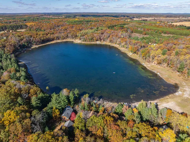 $299,900 | W7980 Glacier Lake Lane, Oxford, WI 53952
