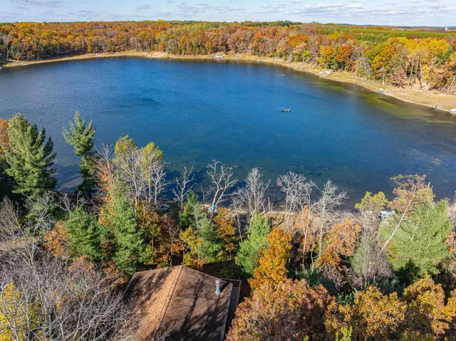 $299,900 | W7980 Glacier Lake Lane, Oxford, WI 53952
