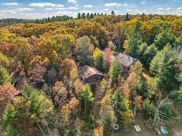 $299,900 | W7980 Glacier Lake Lane, Oxford, WI 53952