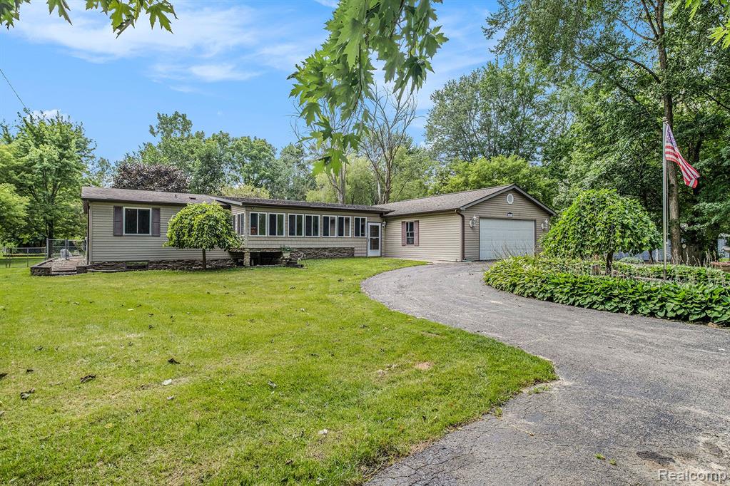4486 Lapeer Road Burton, MI 48509 - Photo 28 of 31 Gallery Image 28