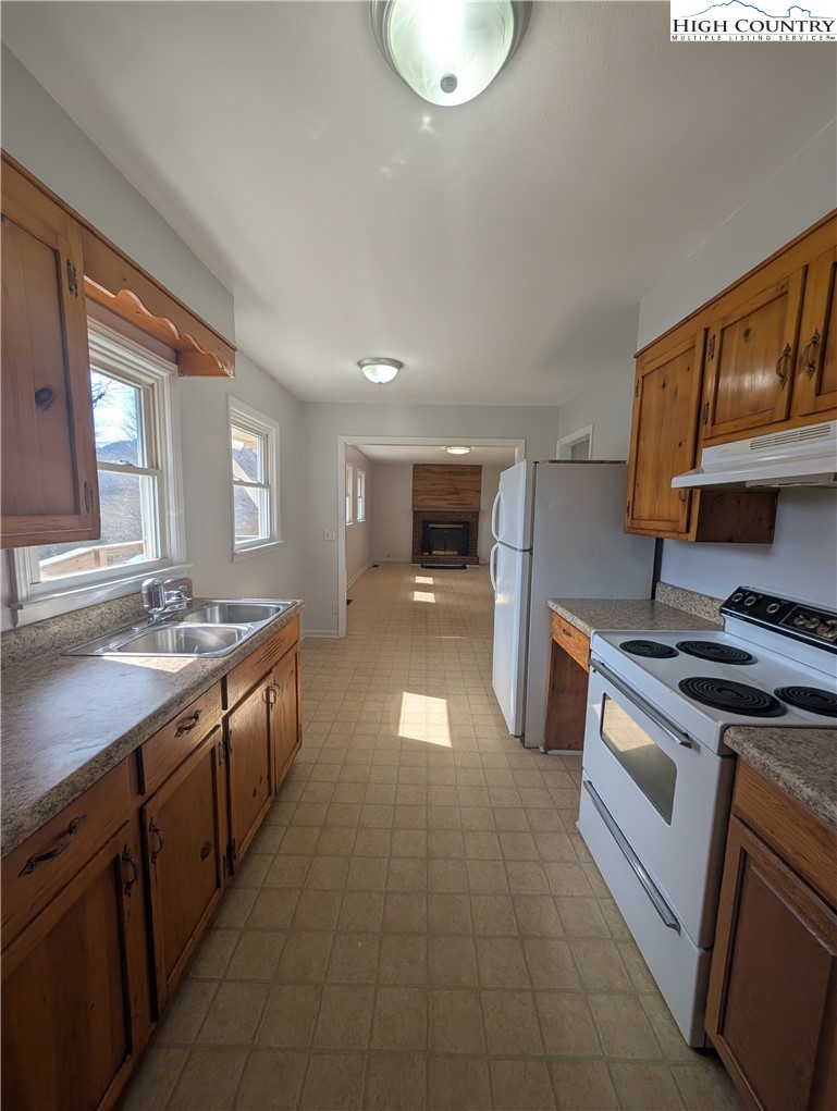 111 Dove Road Sparta, NC 28675 - Photo 2 of 35