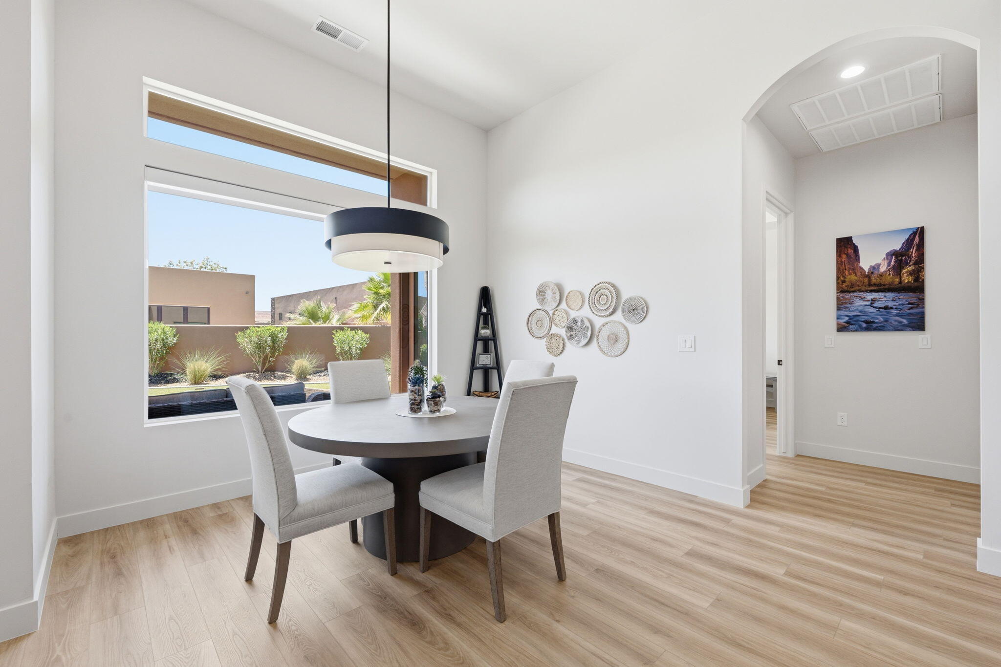 5429 West Copper Cliffs Way Hurricane, UT 84737 - Photo 16 of 48 Dining area