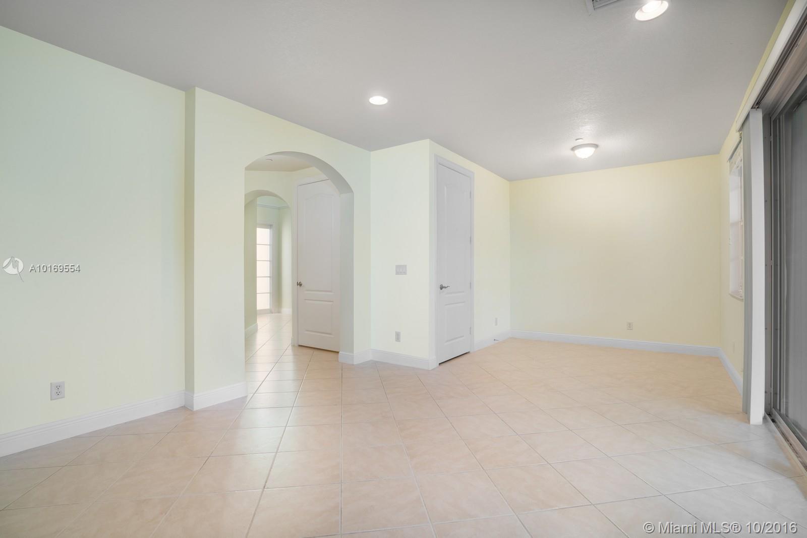 655 Northeast Trieste Lane, Unit 655 Boca Raton, FL 33487 - Photo 3 of 23