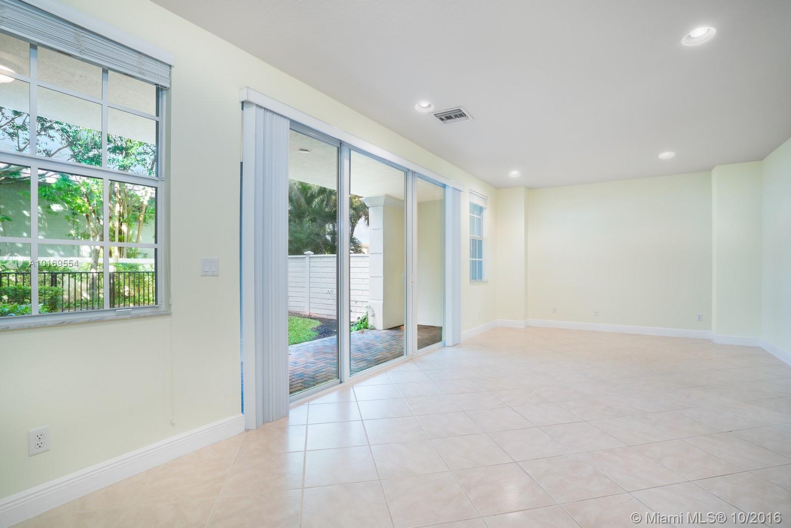 655 Northeast Trieste Lane, Unit 655 Boca Raton, FL 33487 - Photo 4 of 23