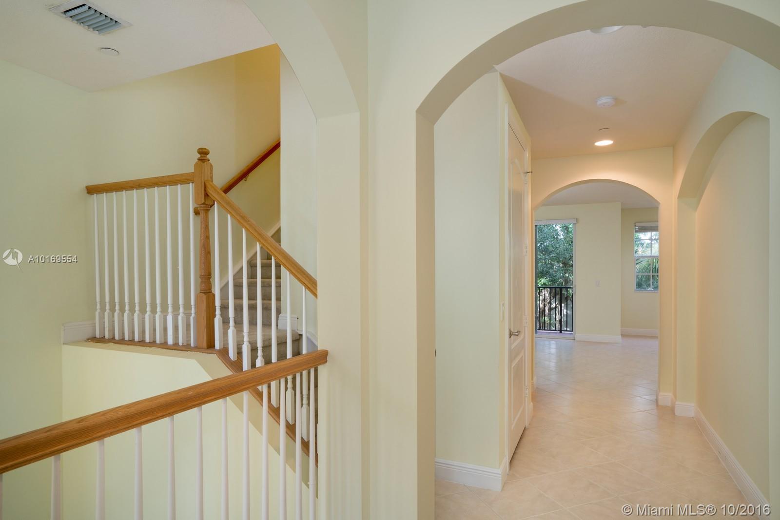 655 Northeast Trieste Lane, Unit 655 Boca Raton, FL 33487 - Photo 5 of 23