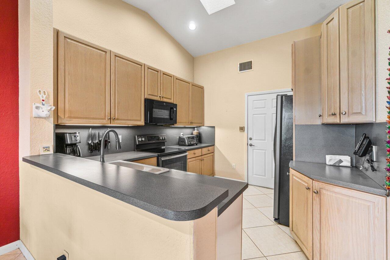 17305 Boca Club Boulevard, Unit 3 Boca Raton, FL 33487 - Photo 12 of 32 Kitchen1