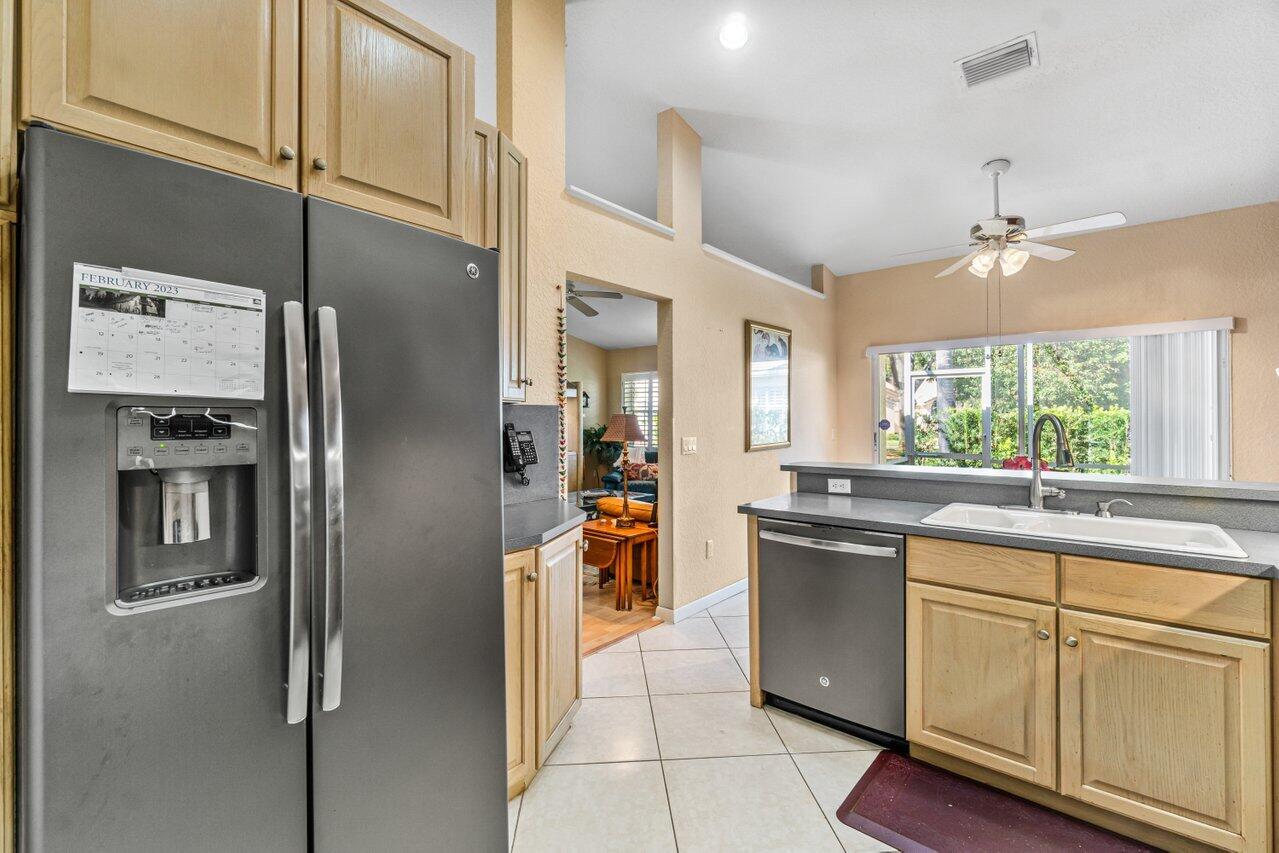 17305 Boca Club Boulevard, Unit 3 Boca Raton, FL 33487 - Photo 14 of 32 Kitchen 3