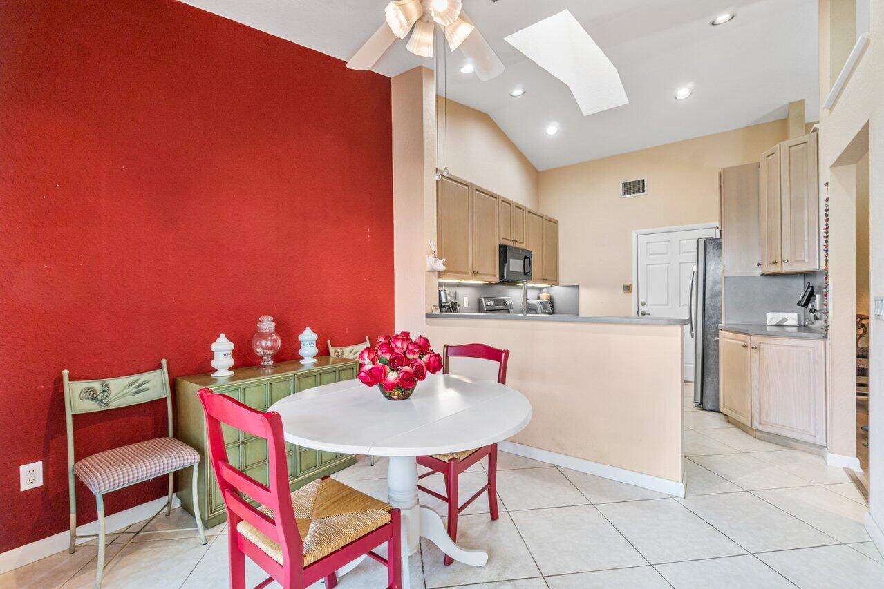 17305 Boca Club Boulevard, Unit 3 Boca Raton, FL 33487 - Photo 16 of 32 Kitchen 5