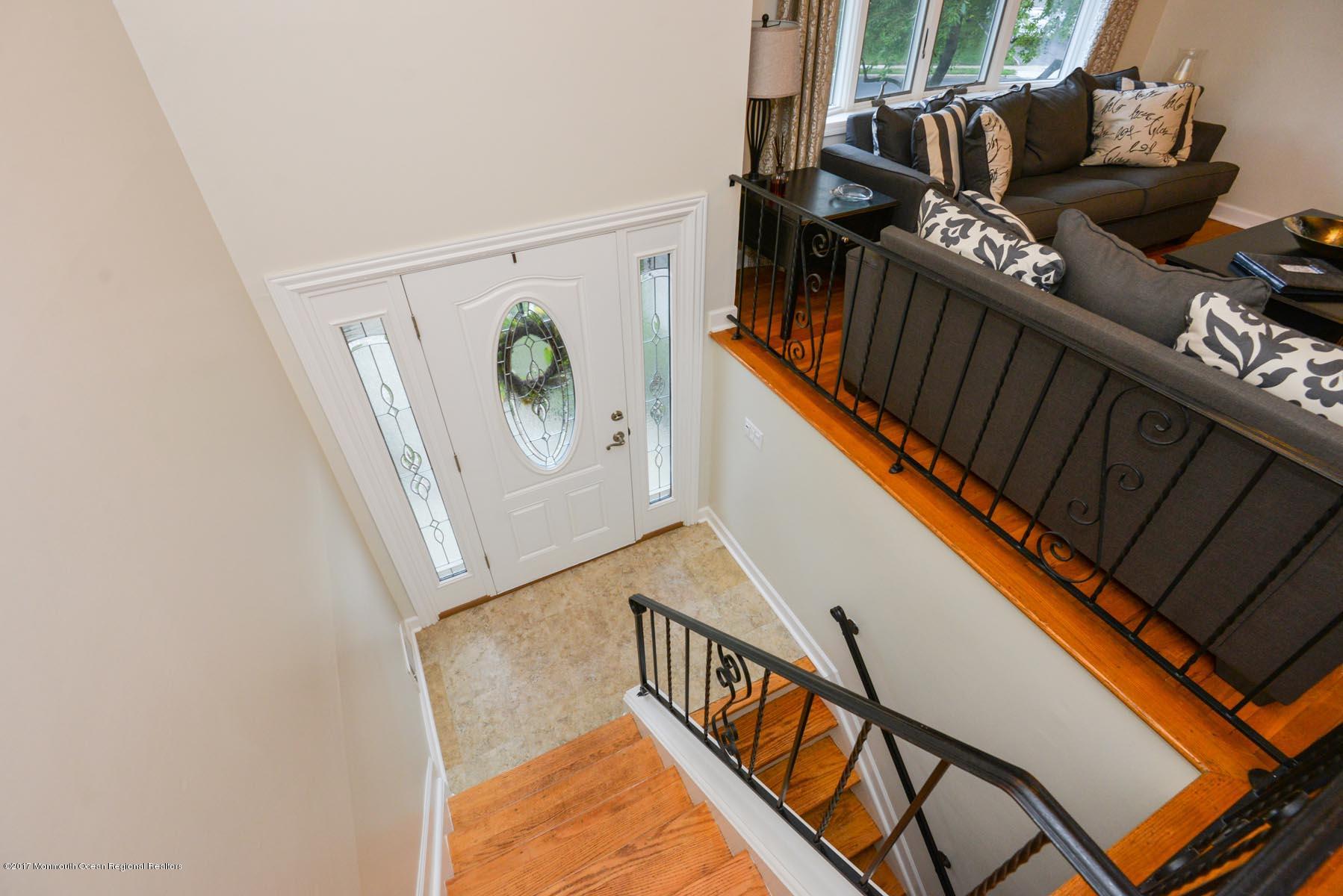 81 Salem Hill Road Howell, NJ 07731 - Photo 3 of 43 Foyer