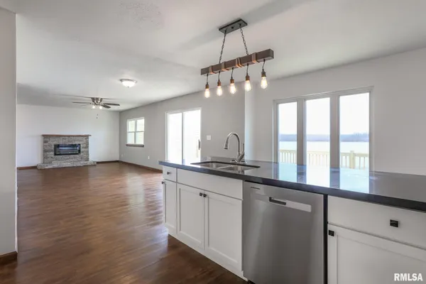 $265,000 | 17308 North Ivy Lane, Chillicothe, IL 61523